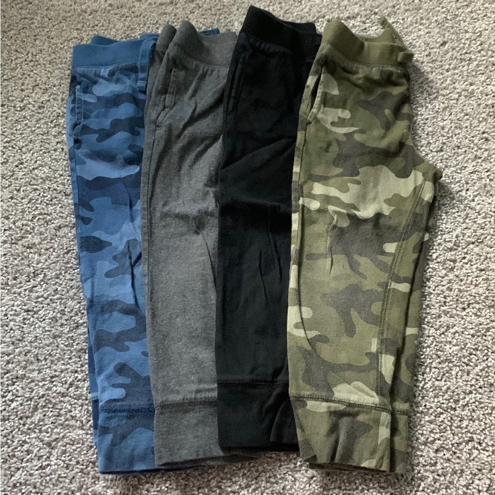 Gap Joggers 4T (Four pair)